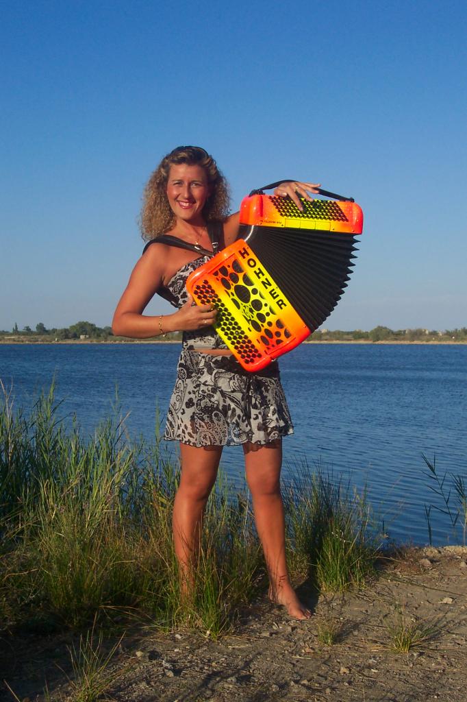 Dorothée LHOIR au bord de l'eau